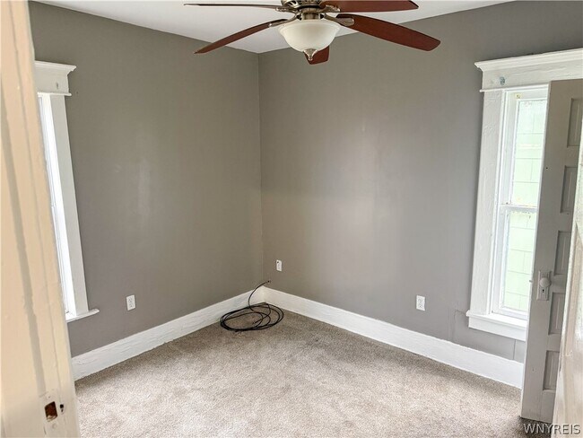 Photo - 1927 Seneca St