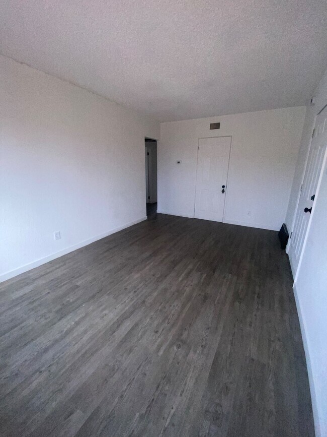 Photo - 815C Courtois Unit C