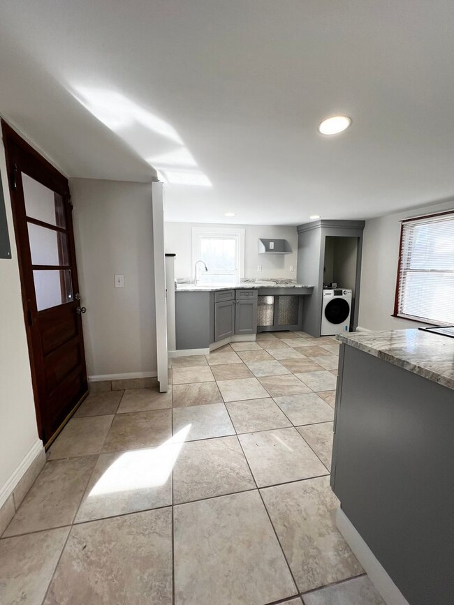 Photo - 47 Warwick St Unit 47 Warwick Street - 2nd floor