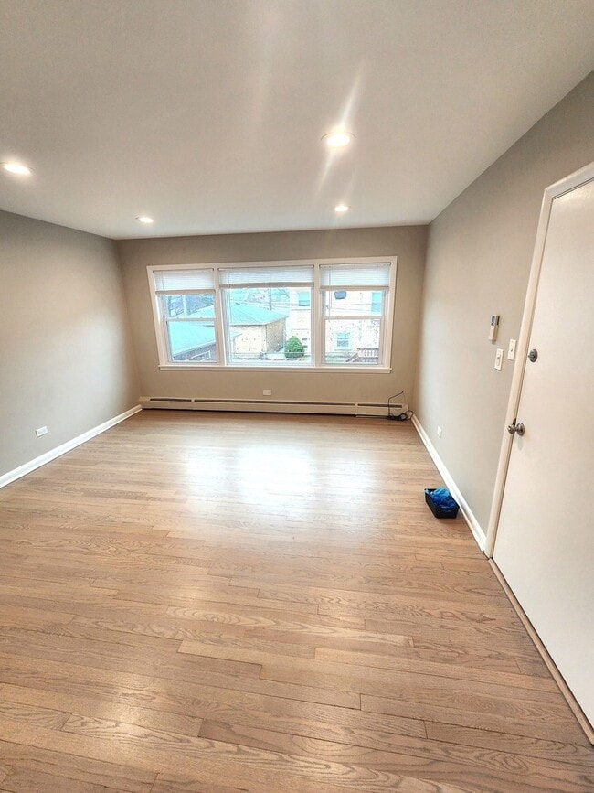 Photo - 5910 W Gunnison St Unidad 1R