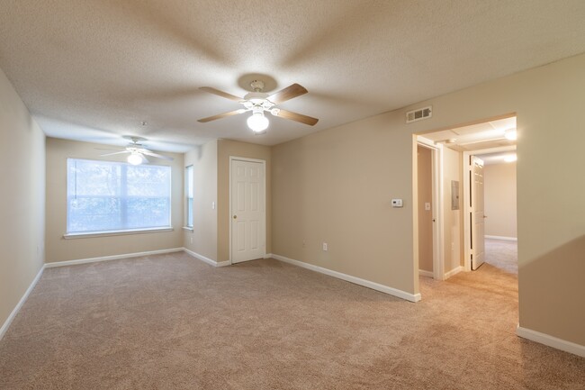 Photo - Lakeside Gardens