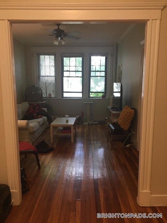 Building Photo - 153 Strathmore Rd