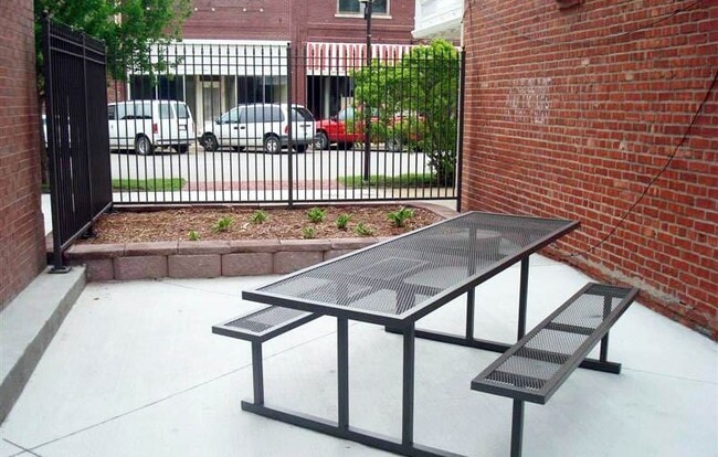 Photo - Dale Apartments