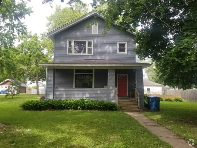 Building Photo - 906 4th Ave Rental