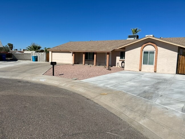3808 W Malapai Dr