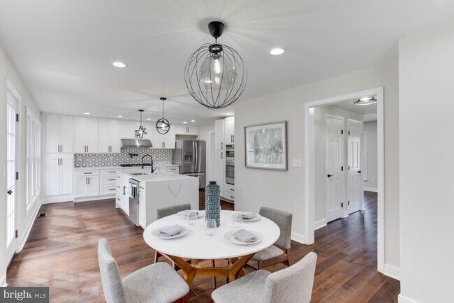 Photo - 8156 Buckspark Ln E