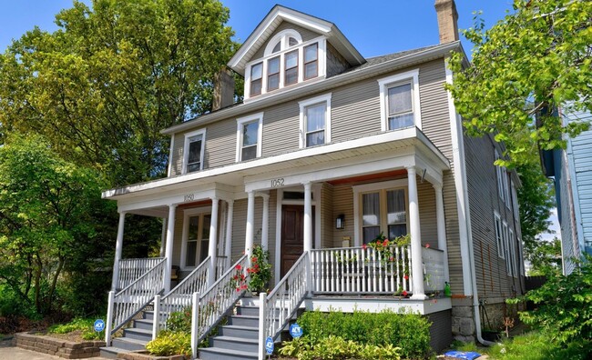 Photo - 1050 Oak St Unidad 52