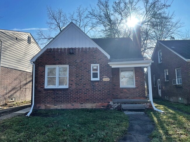 Building Photo - 13681 Castleton St