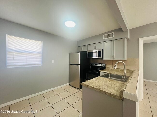 Photo - 402 Adams Ave Unidad G