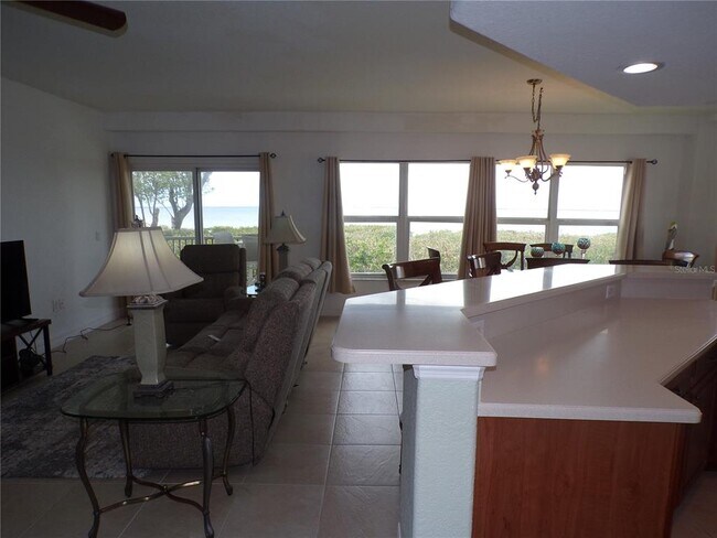 Photo - 101 N Marion Ct Unidad 114