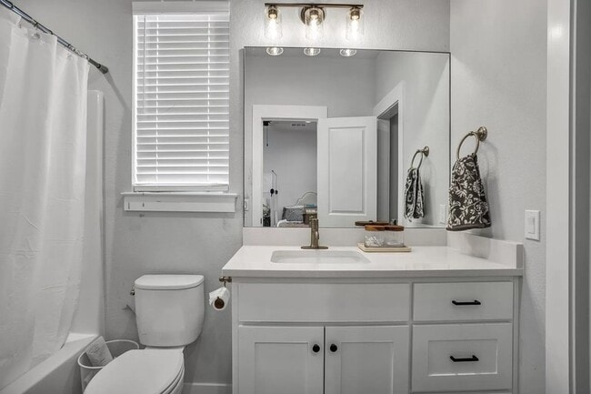 Photo - 2318 S 4th St