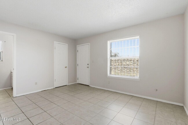 Photo - 2918 E Glen Dr
