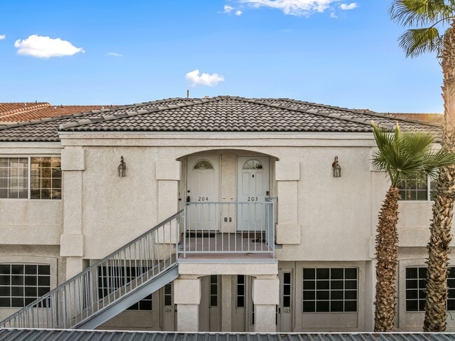 Photo - 3423 McCormick Blvd
