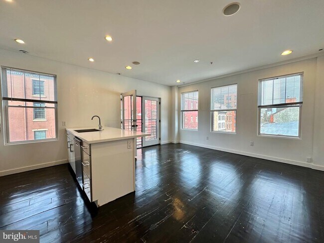 Photo - 263 N 3rd St