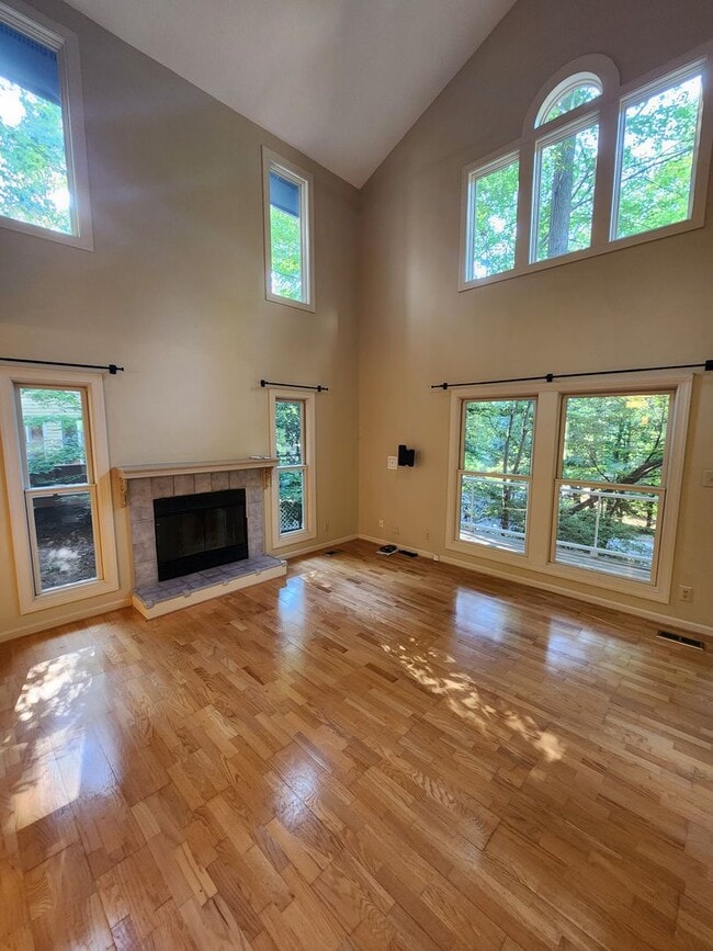 Photo - 115 Creekview Cir