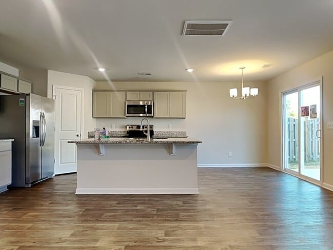 Photo - 514 Belgian Blue Wy