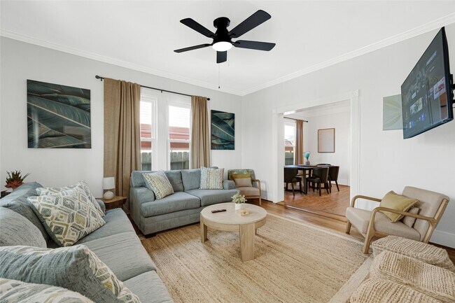 Photo - 3624 Ave S 1/2