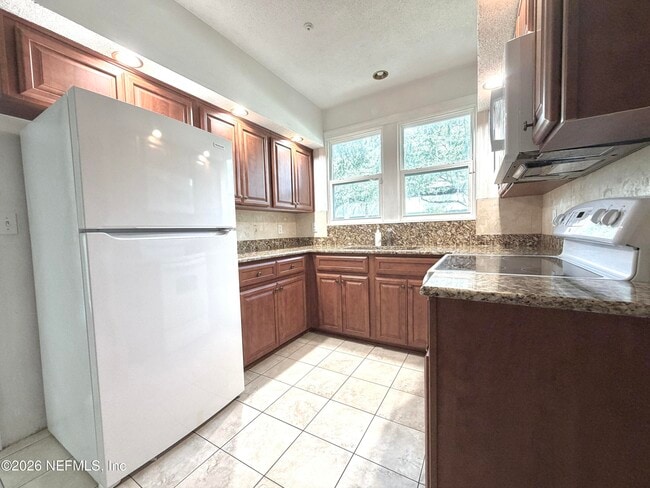Photo - 1407 Belmonte Ave