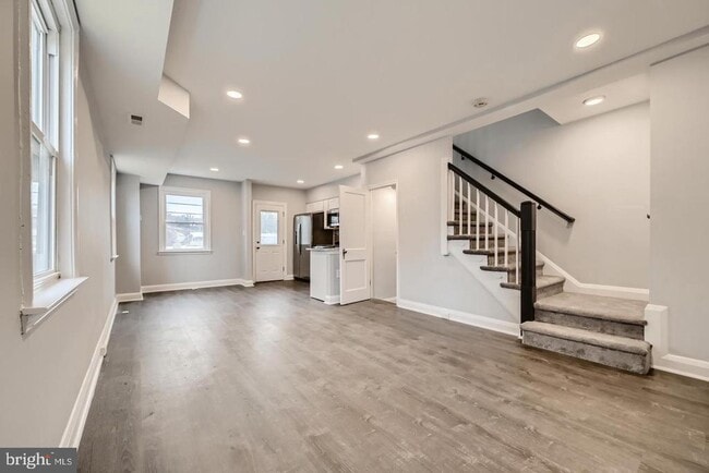 Photo - 4429 Newport Ave