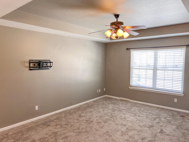 Photo - 1234 Evergreen Cir