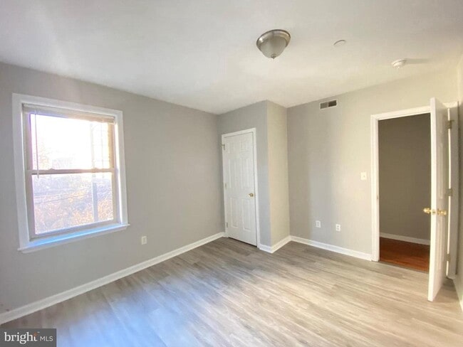 Photo - 1811 Cecil B. Moore Ave Unidad D INDIVIDUAL LEASING