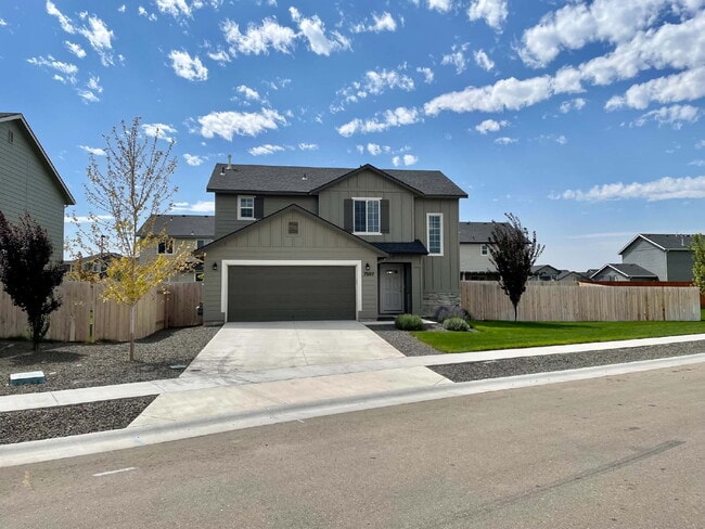 Building Photo - "Charming 3-Bed Oasis on East Drouillard Street with 2.5 Baths and 1470 Sq Ft in Nampa!"