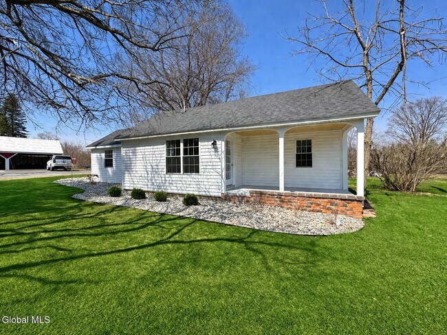 Photo - 675 Mac Elroy Rd