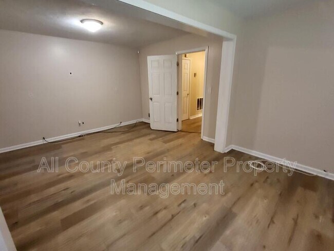 Photo - 556 Creekstone Dr