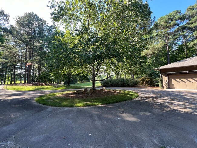 Photo - 3005 Hickory Tree Pl