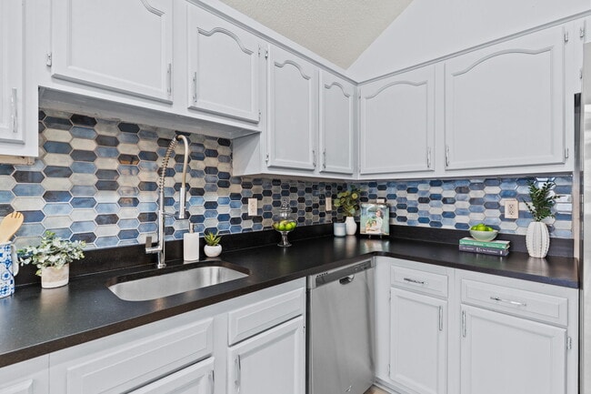 Photo - 318 Wright St