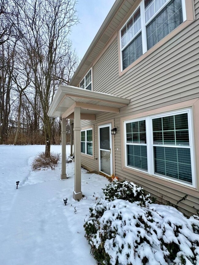 Photo - 5261 Pebble Ln