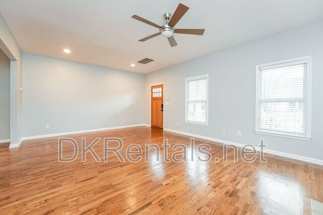 Photo - 617 McDonald St SE