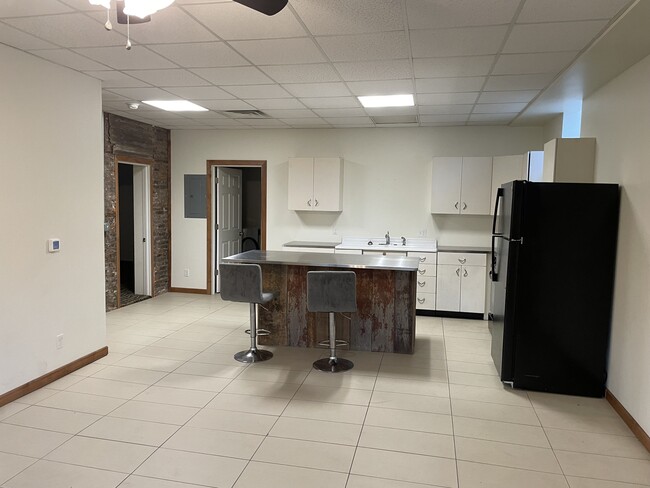 Building Photo - 514 Loras Blvd Unit 1