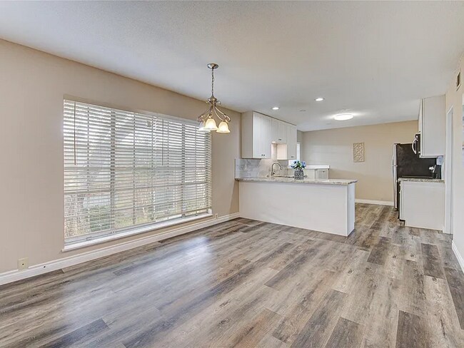 Photo - 2101 Fountain View Dr Unidad B