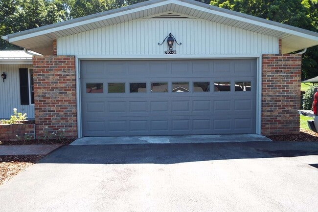 Photo - 28266 Lee Hwy