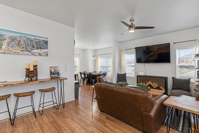 Photo - 1710 N Taylor Cir