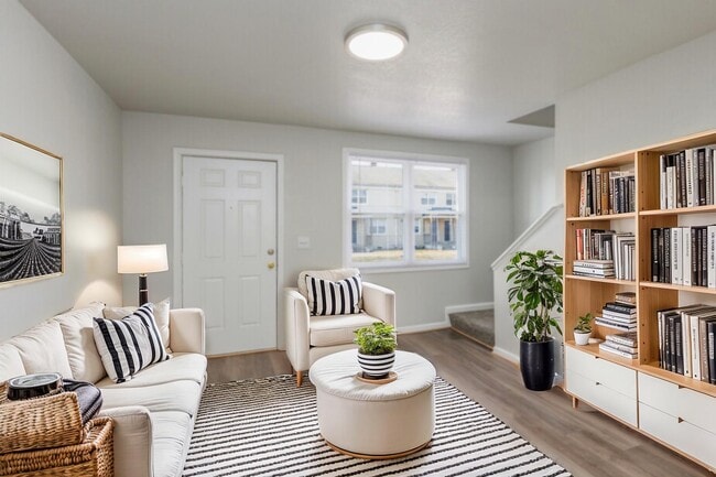 Seven Oaks Apartments - Seven Oaks Apartments