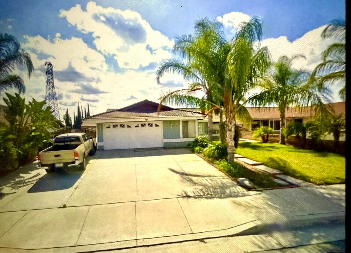 Photo - 2920 Bixby Dr (Riverside, CA)