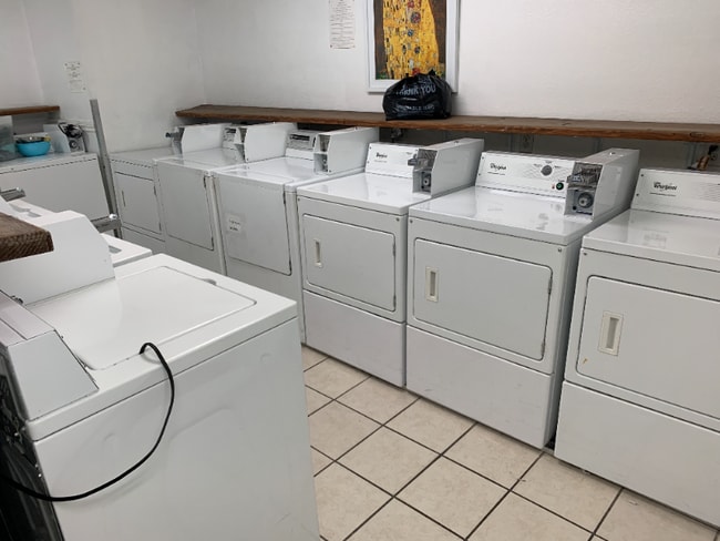 Photo - 444 S Occidental Blvd Unidad 1