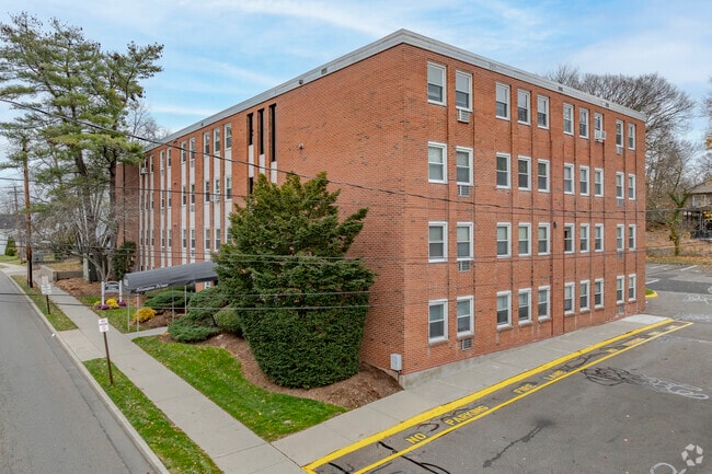 Building Photo - Hampton House Apartments