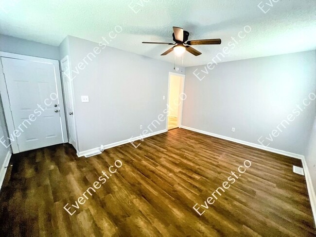 Photo - 8134 Douglas Ave