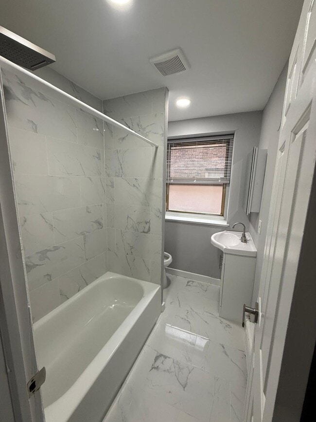 Photo - 215 W Walnut Ln Unidad B02