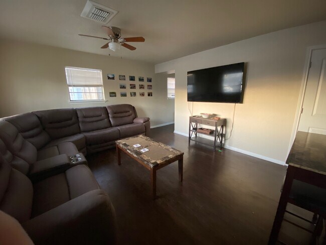 Photo - 3005 First St