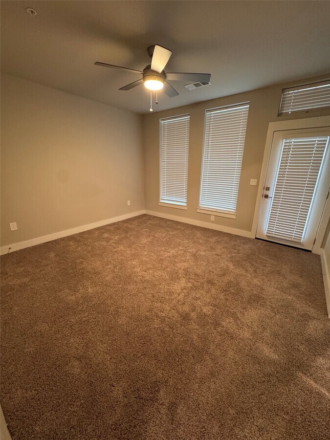 Photo - 4819 Caroline St Unidad 103