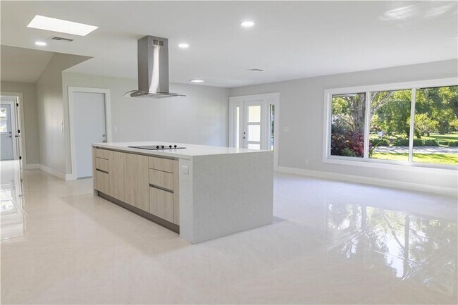 Photo - 5740 36th Pl