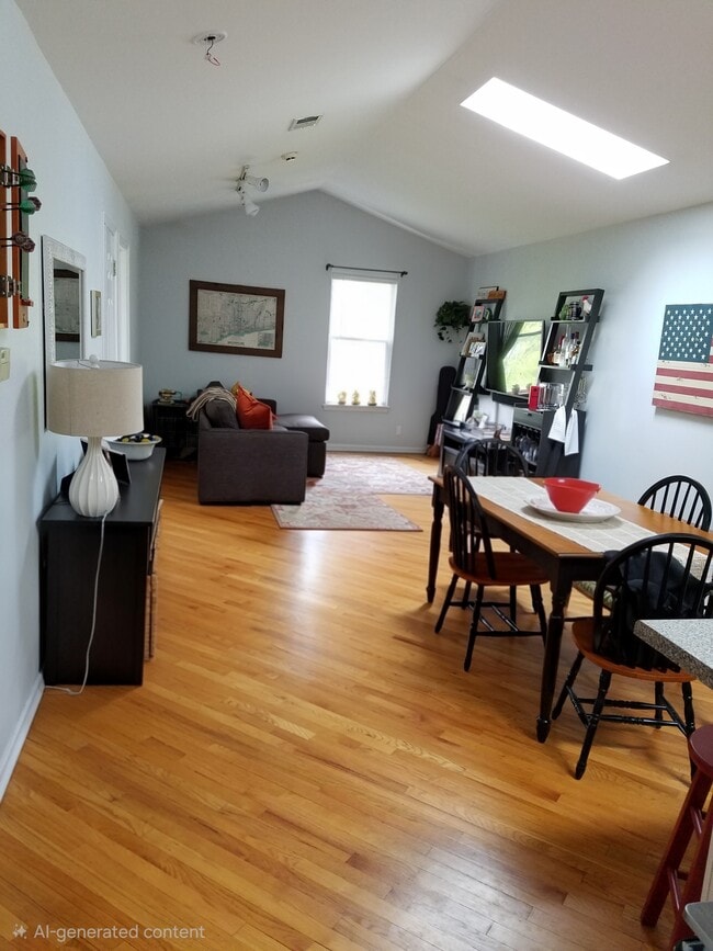 Unit 3 living room - 3249 N Lakewood Ave
