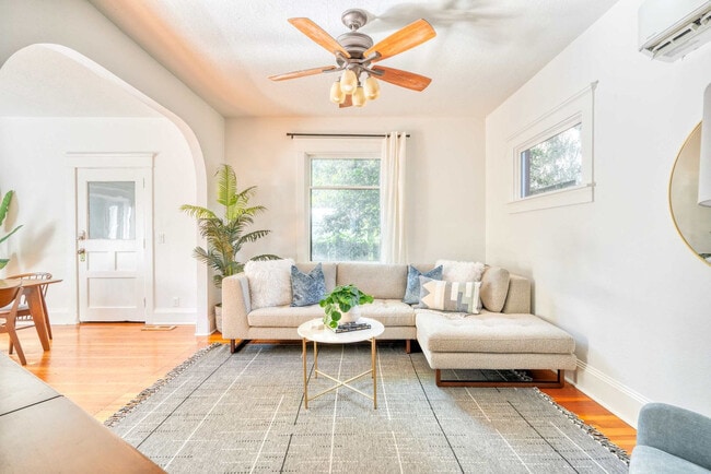 Photo - 4500 NE Garfield Ave. Unidad ID1309844P