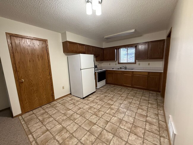 Photo - Sunrise Estates - 215 Unit #1