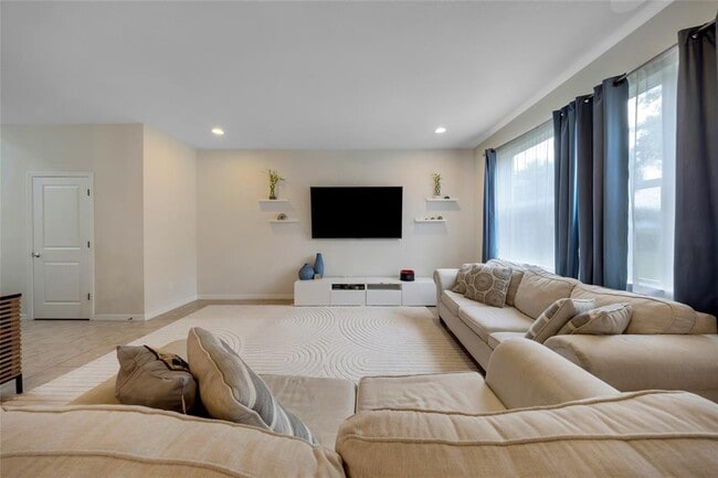 Photo - 932 Banyan Dr