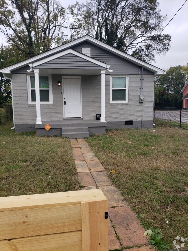 Building Photo - 58 Green St Rental